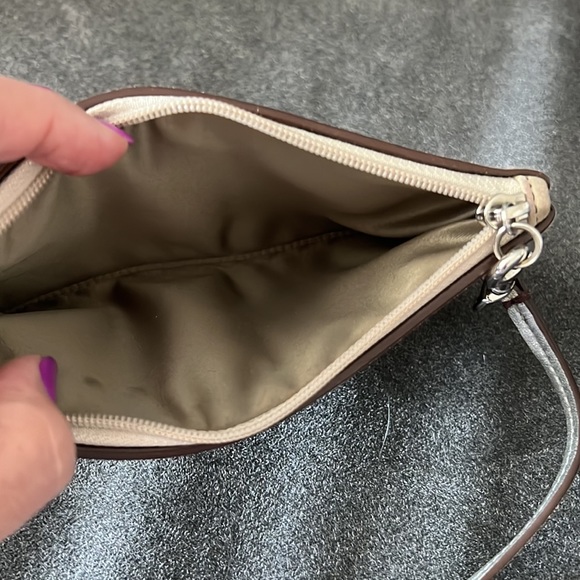 Coach wristlet - Picture 4 of 8